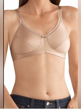 Amoena mastectomy  Comfort Bra in Light Nude